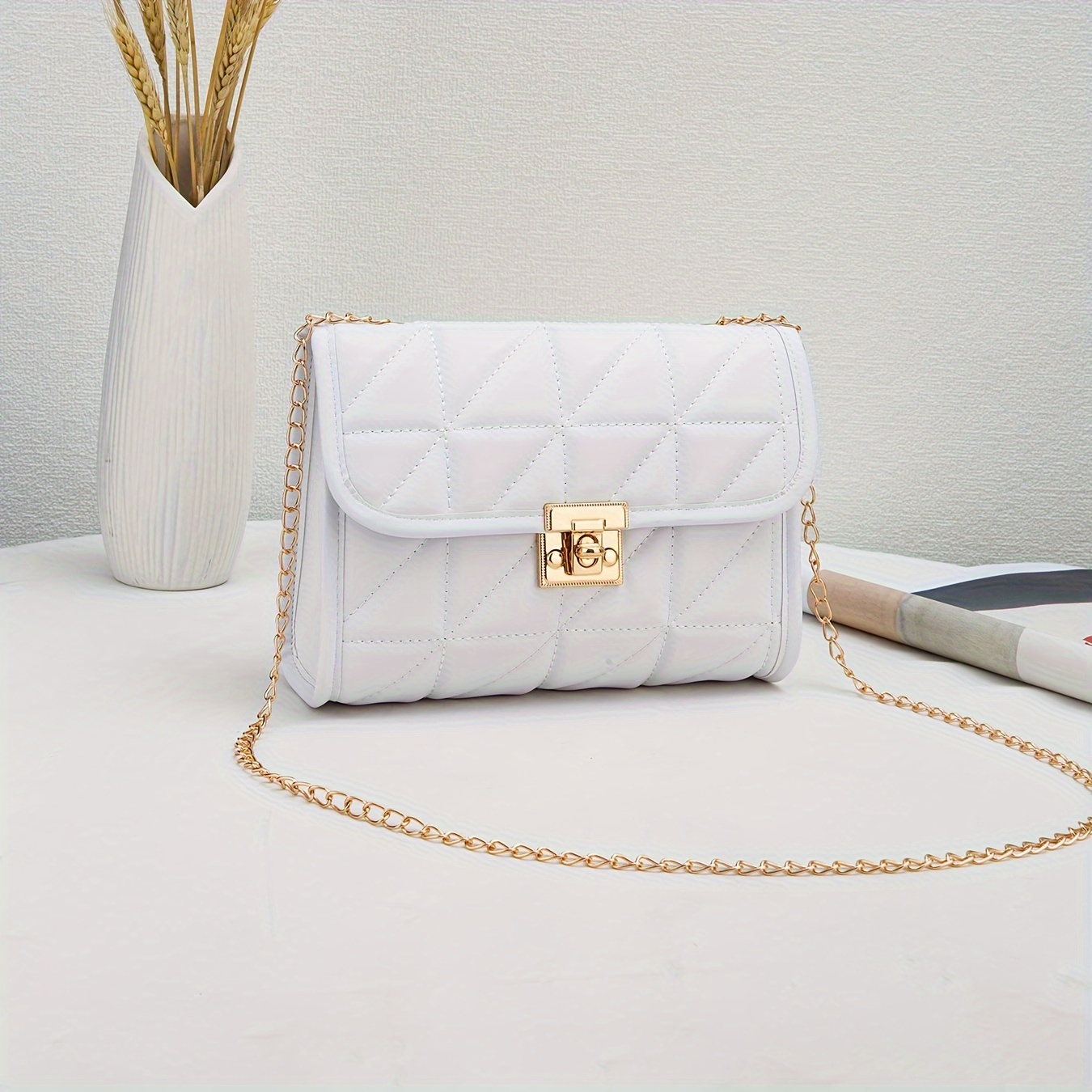 Lock buckle temperament simple - огляд і ціна Luxury Bags Lv