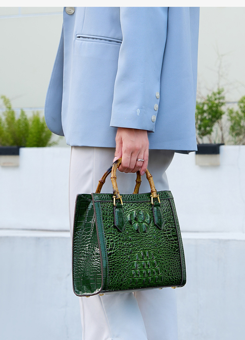 Crocodile Pattern Leather Wome - огляд і ціна Luxury Bags Lv
