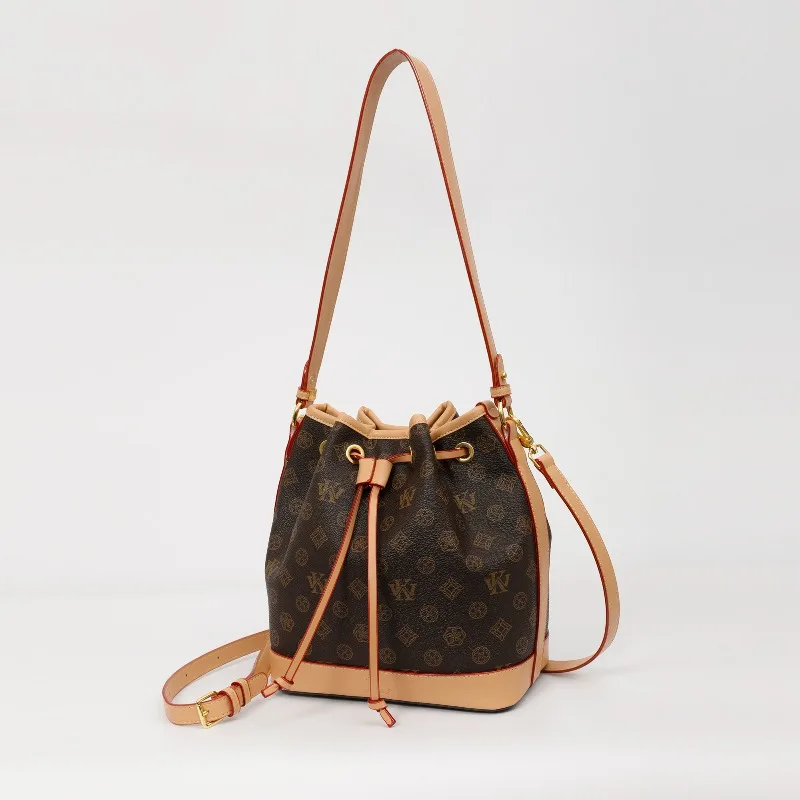 Minimalist Luxury Shopper Tote - огляд і ціна Luxury Bags Lv