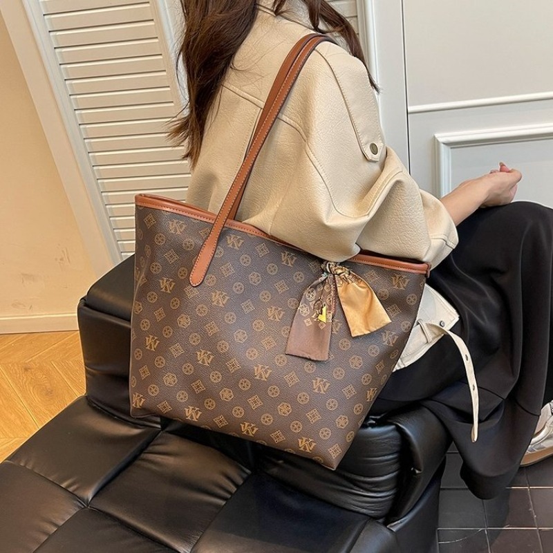 Stylish Designer Party Diaper  - огляд і ціна Luxury Bags Lv