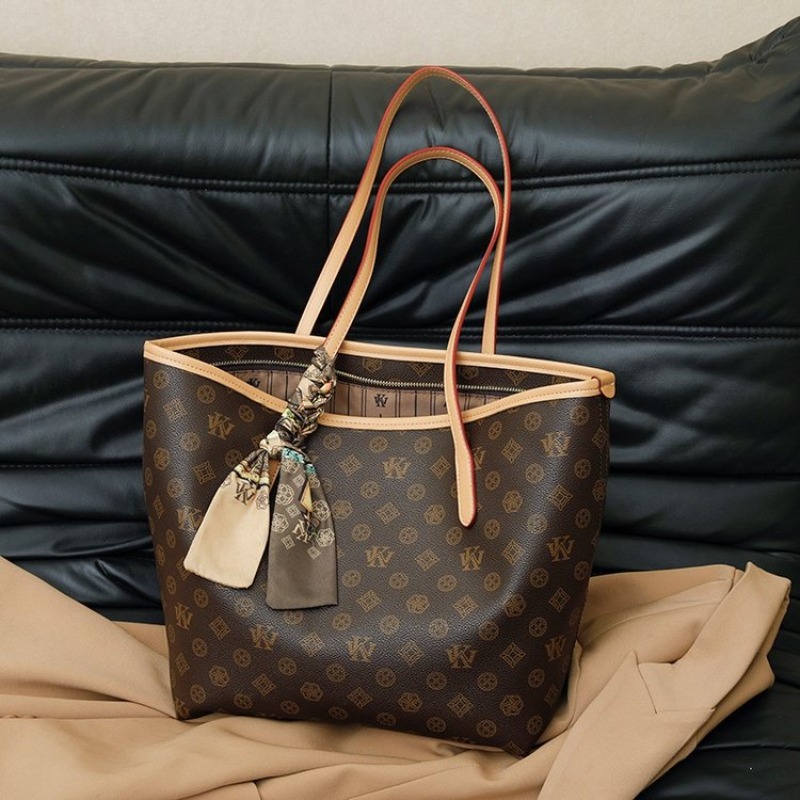 Stylish Designer Party Diaper  - огляд і ціна Luxury Bags Lv
